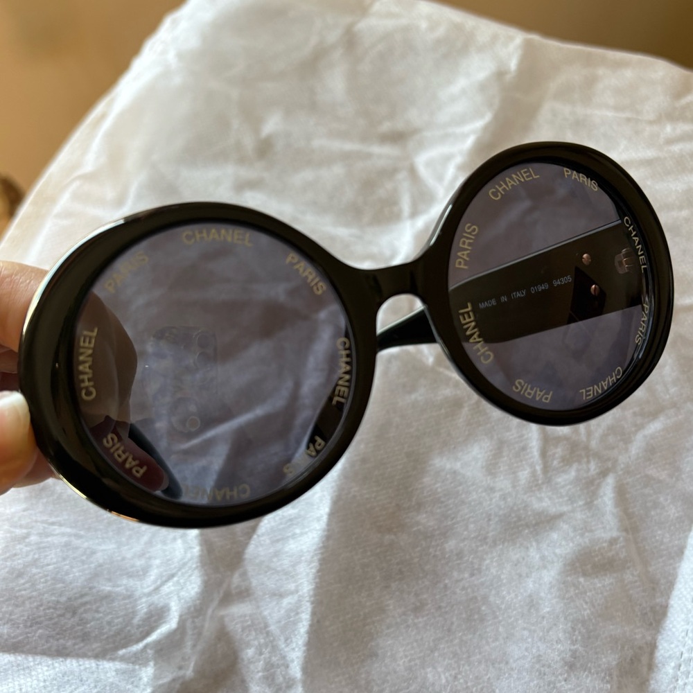 Vintage Chanel round sunglasses black frames purple lens - Picture 10 of 13